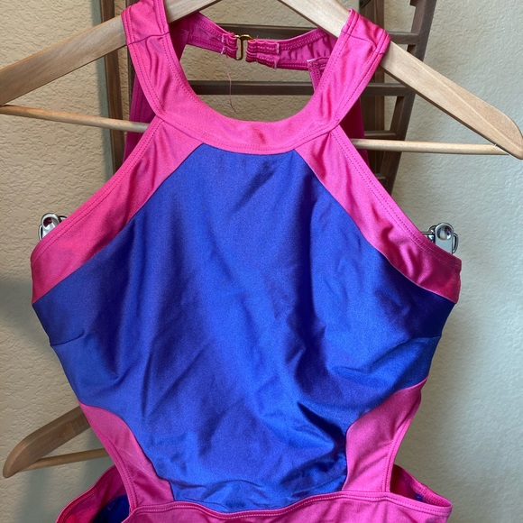 Retro One Piece Bathing Suit - Picture 2 of 10